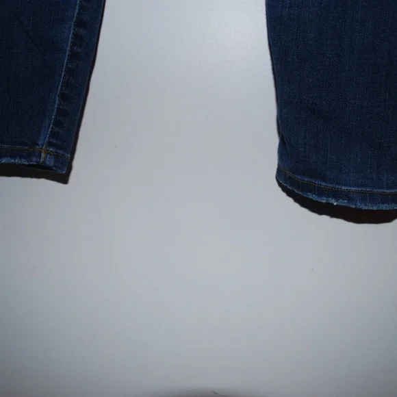 Judy Blue Distressed Relaxed Fit Jean - Picture 4 of 4